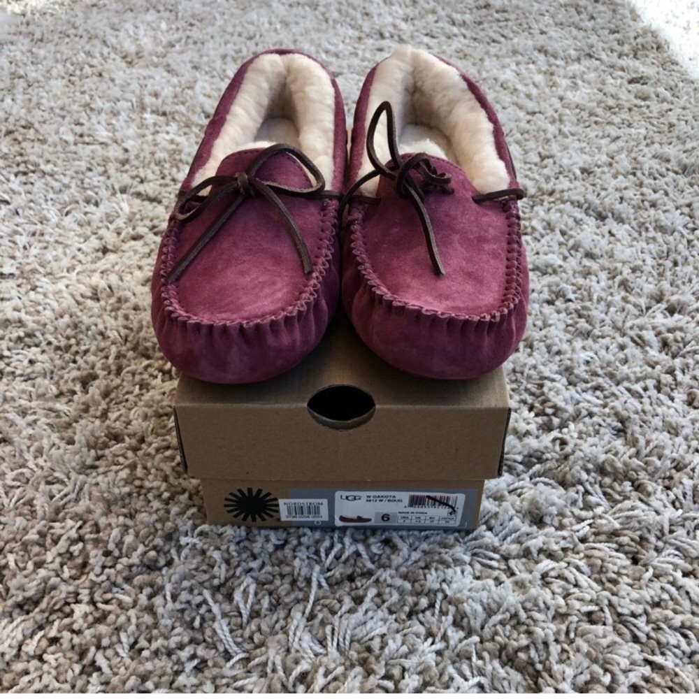 Ugg Dakota Moccasins